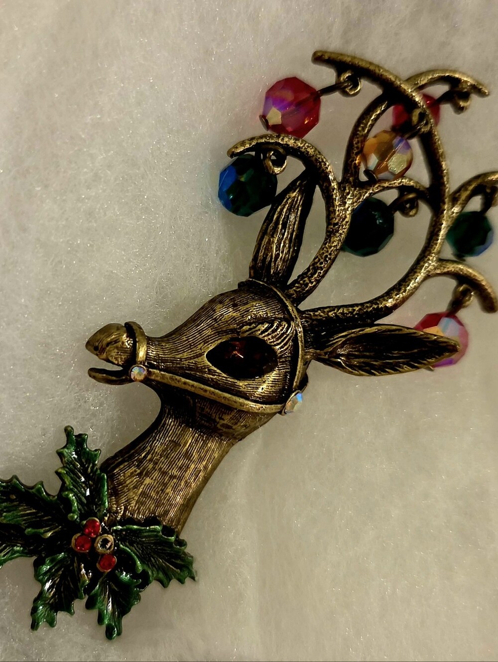 VINTAGE SWEET ROMANCE CHRISTMAS DEER BROOCH